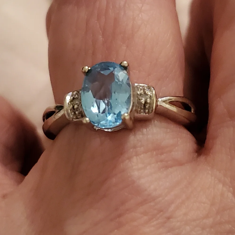 10k wg blue topaz/diamond ring - Picture 3 of 10